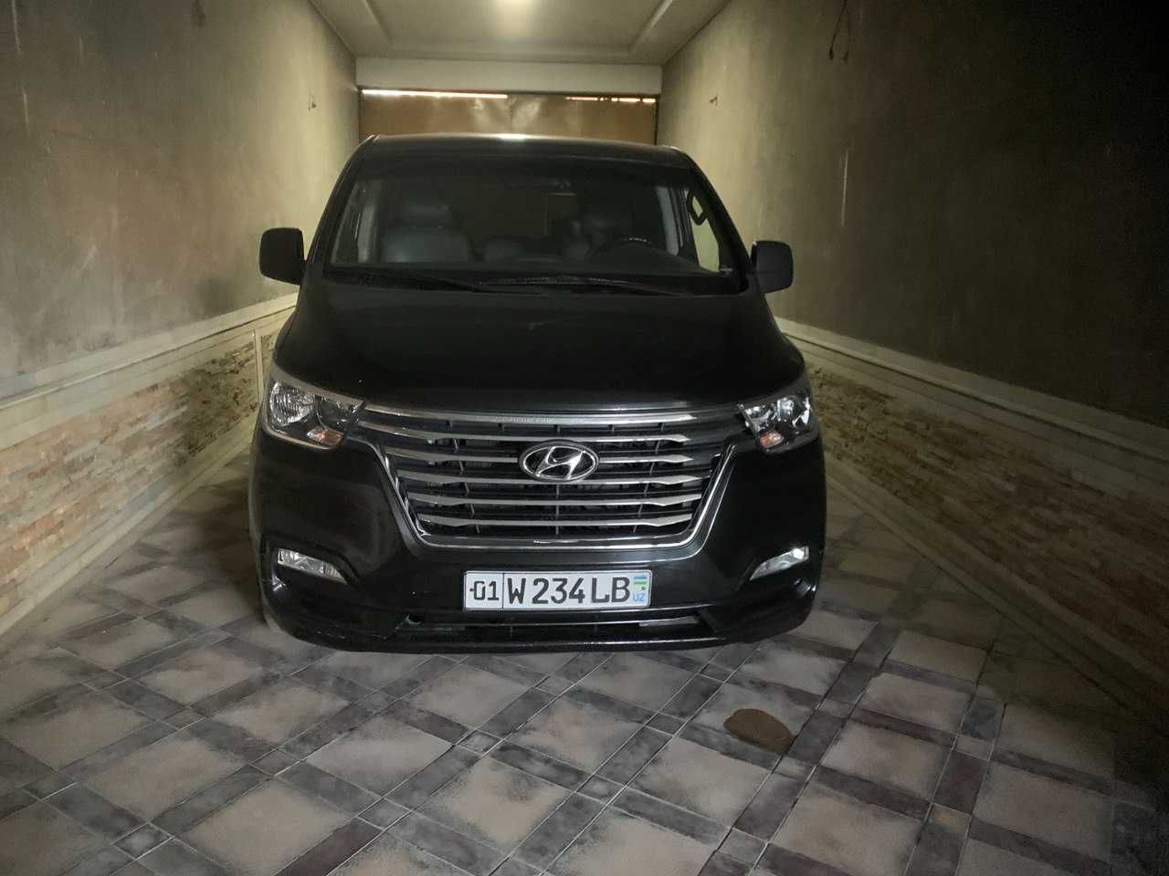 Hyundai Grand Starex