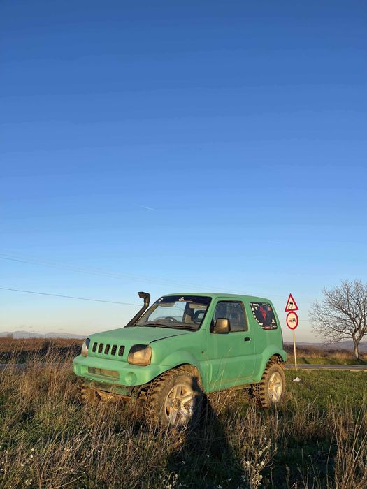 Vând suzuki jimny