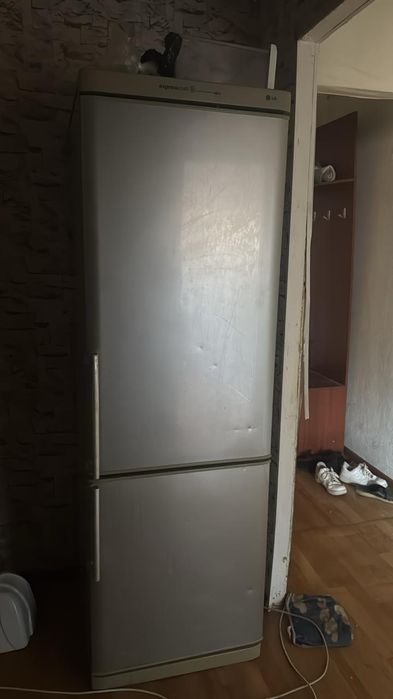 Продам холодильники