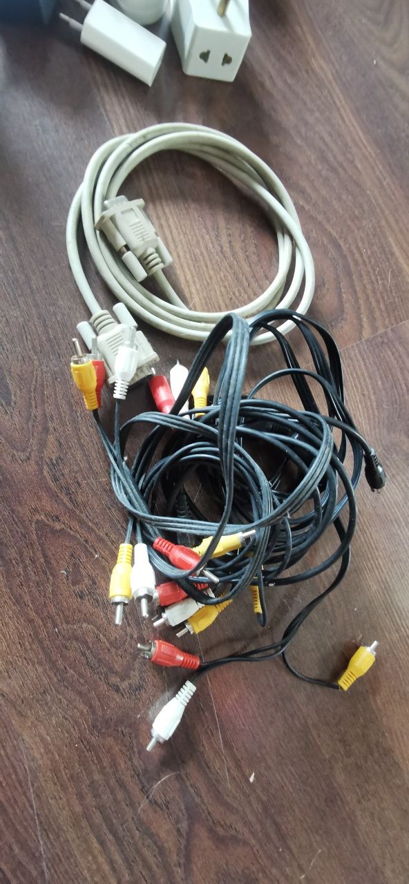 Cabluri USB, power, rca, vga etc