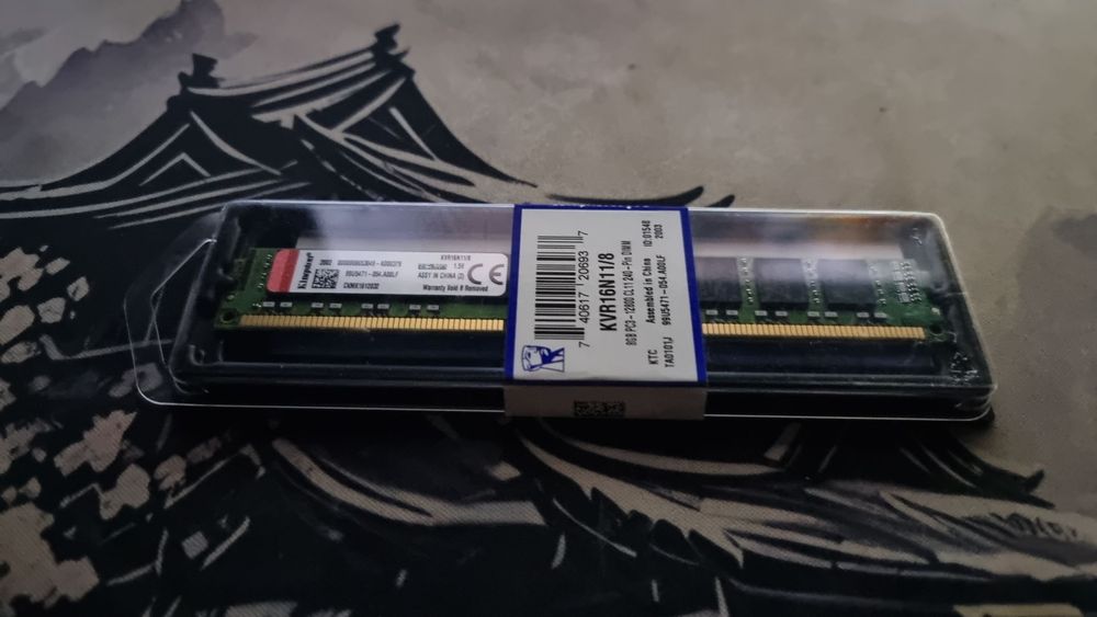 плажка 8гб ddr3 kingston