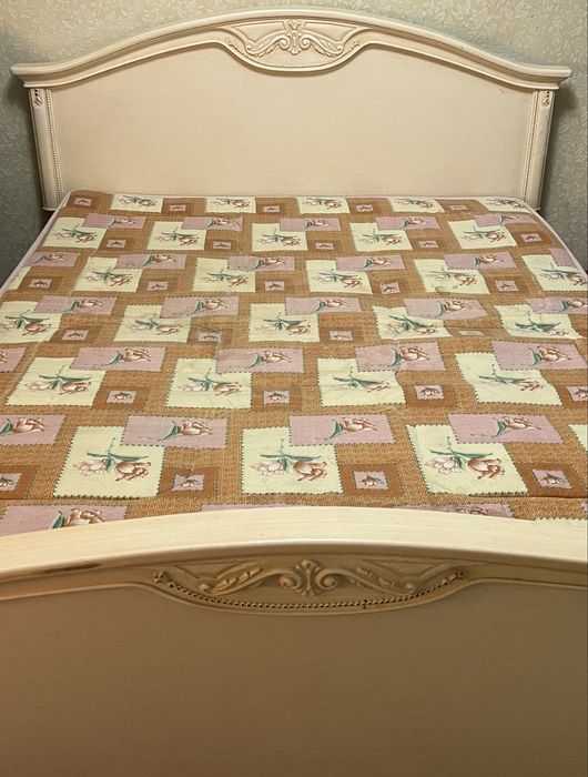 Продам двухспальную кровать