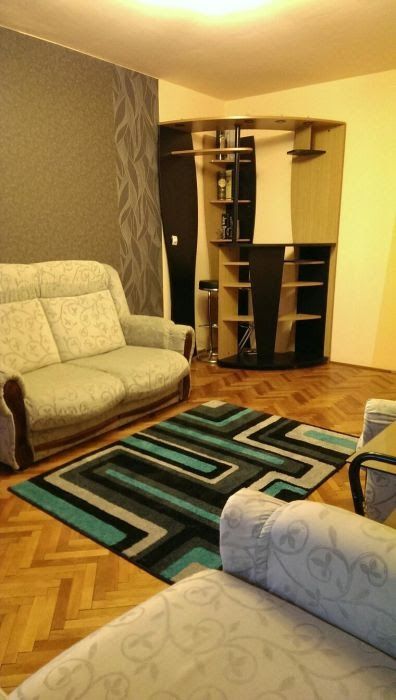 Canapea și fotoliu