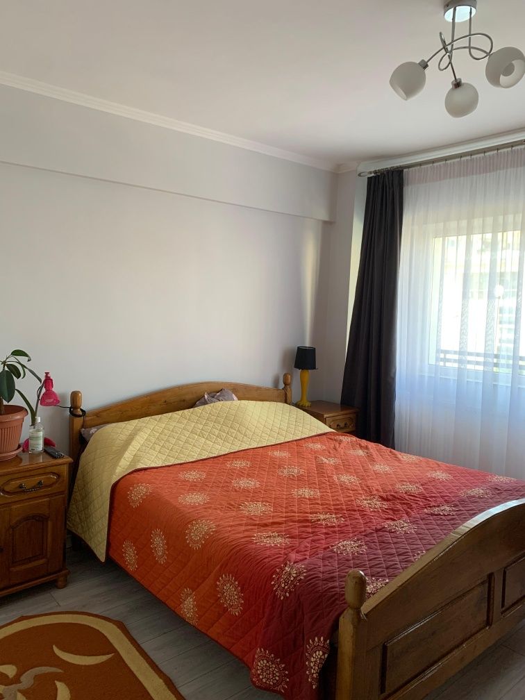 Vând  apartament  ultracentral  3 camere