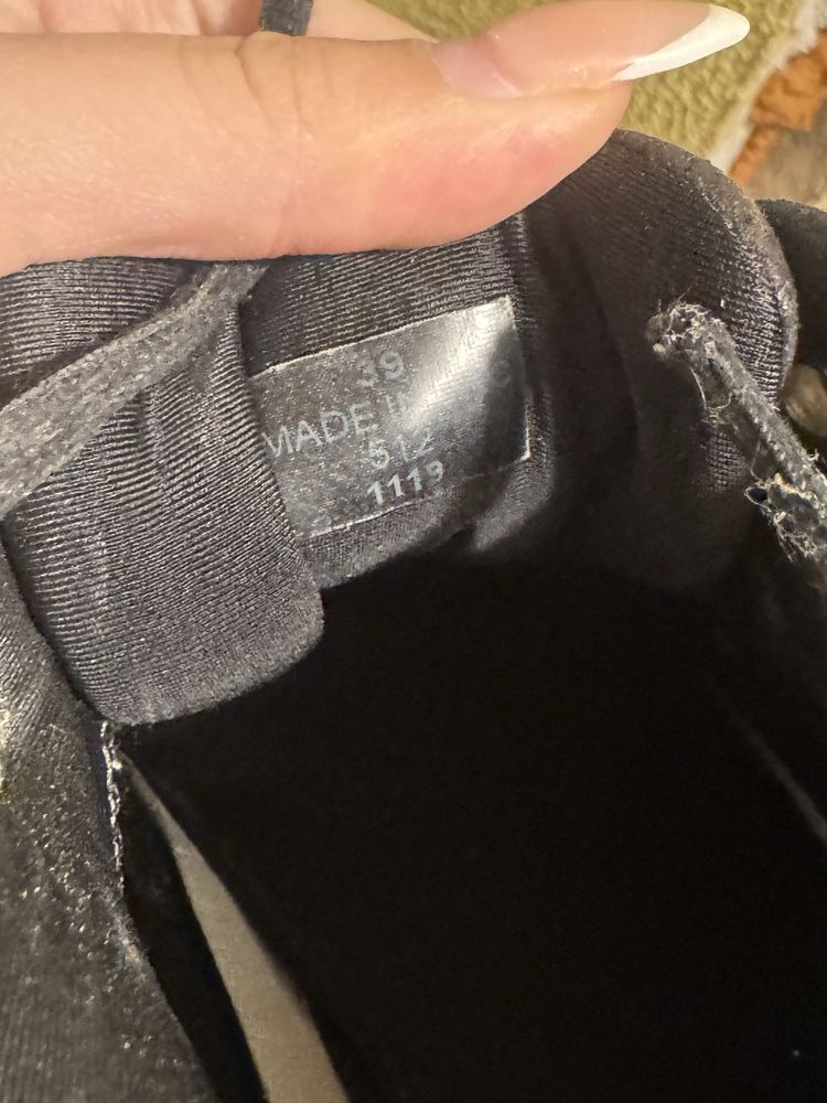 обувки от Guess
