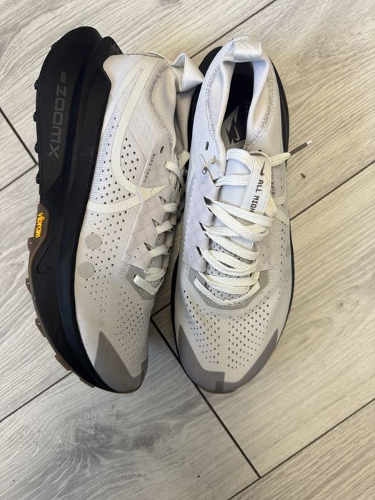 Adidasi nike zoomx nr 43