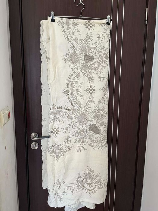Покривка за маса 166/250 см.