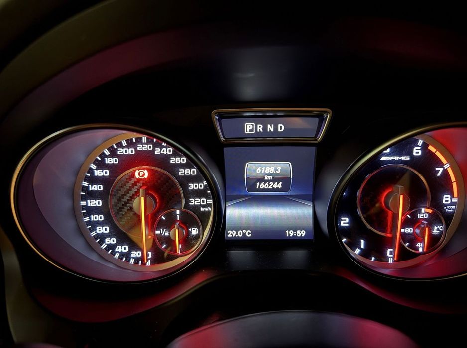 Mercedes-AMG GLA 45 4MATIC | 2014 | 400 CP | 160.000 km | FULL OPTION