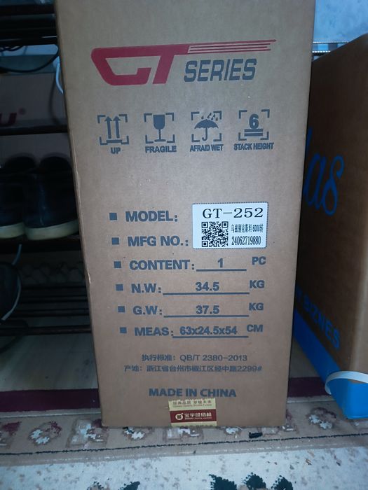 Bayou Gt 252 тикув машинаси ва  alas 747D Аверлок сотилади