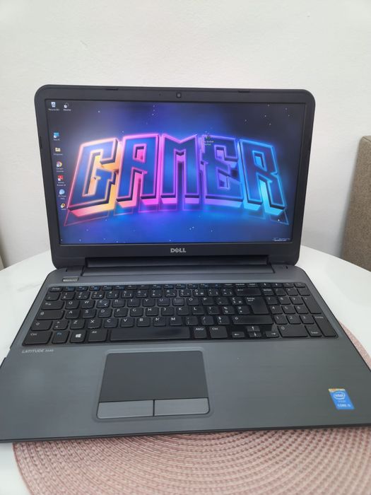 Laptop Dell gaming( nu răspund pe whatsapp)