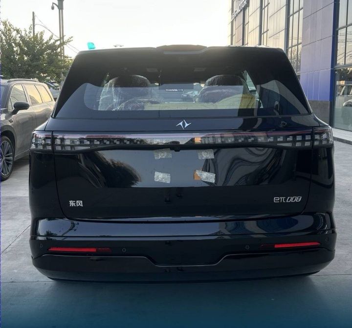 Dongfen 008 gibrid car
