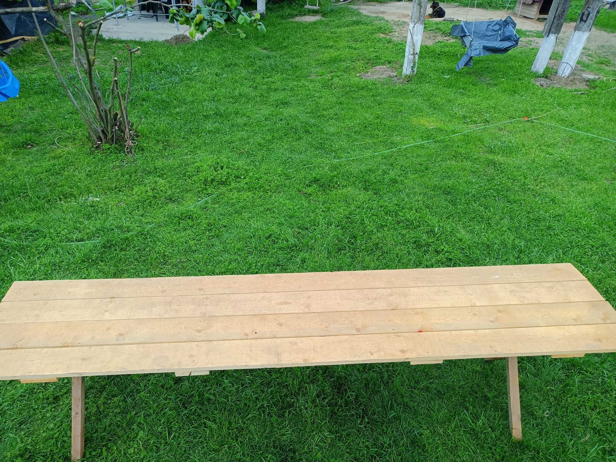 Masă din lemn pentru evenimente (botezuri, pomeni)