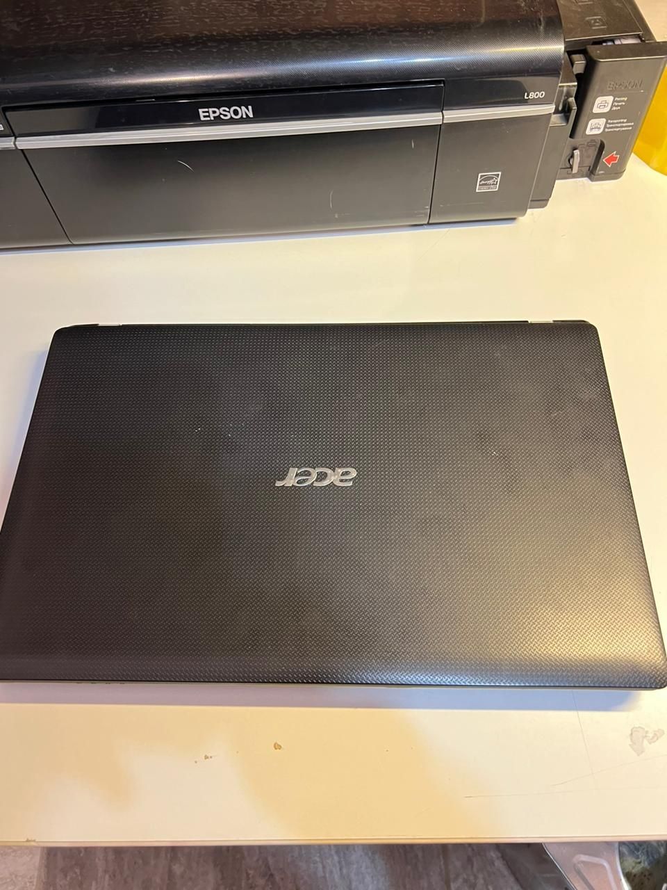 Acer ноутбук б/у - полностью работает
