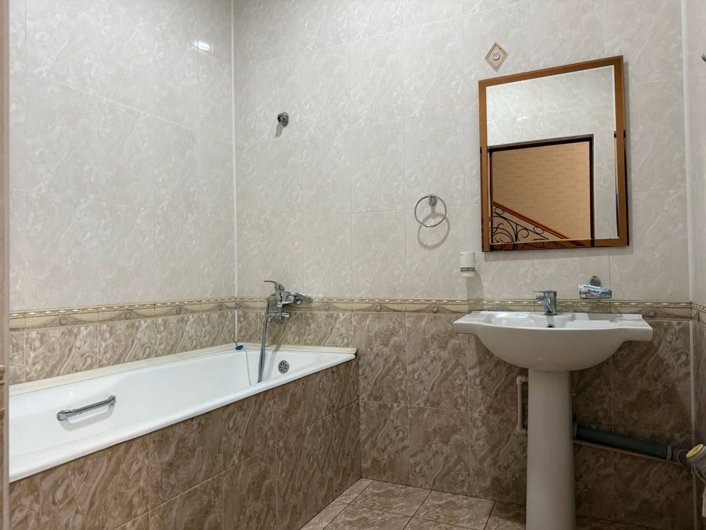 Аренда дома 5 комнат, 8 соток, Водник, Бектемир, Мажнонтол Махалля