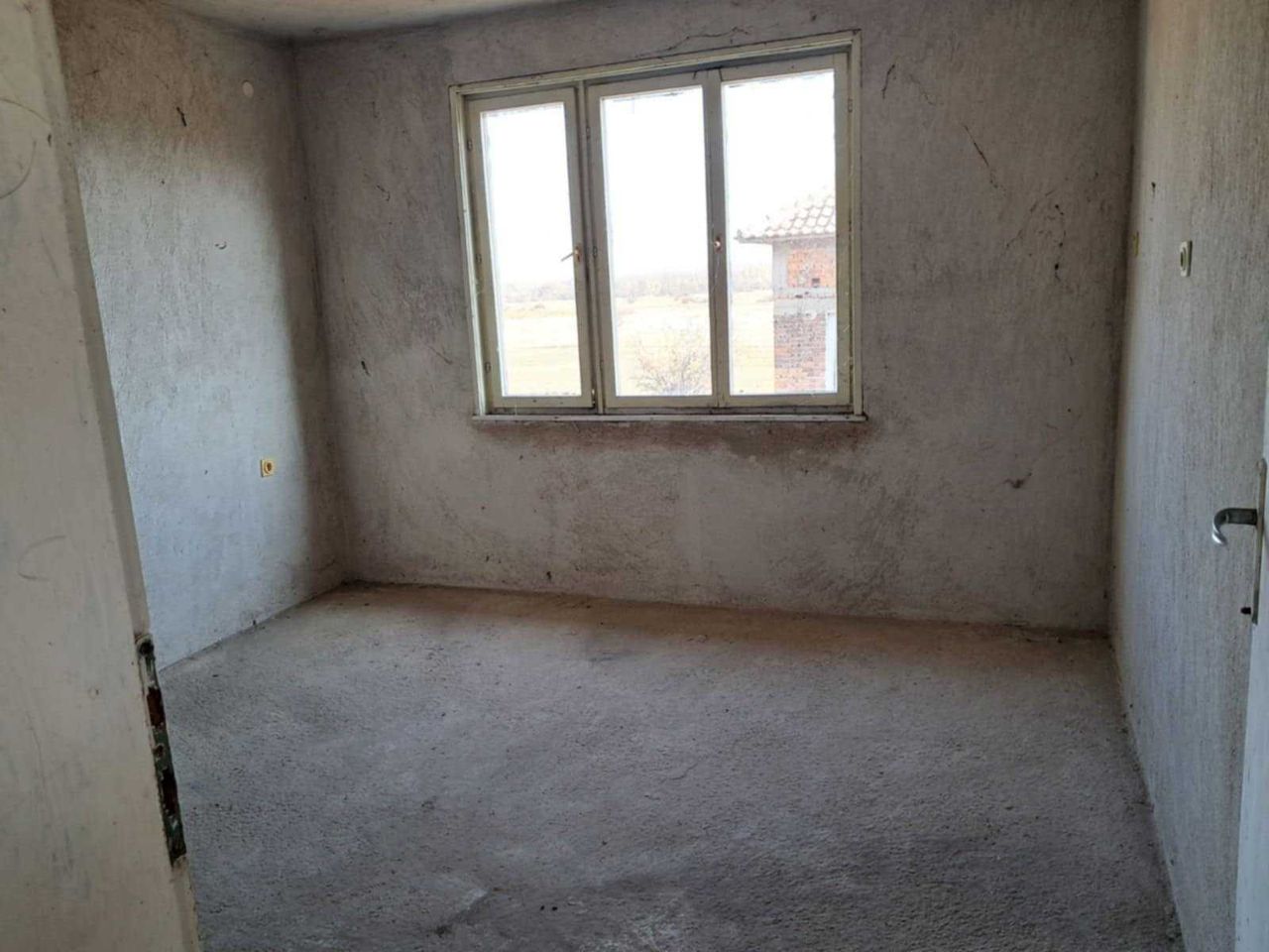 Продава се Къща в Карлово - 164 кв.м за 389 €/кв.м - Снимка #4