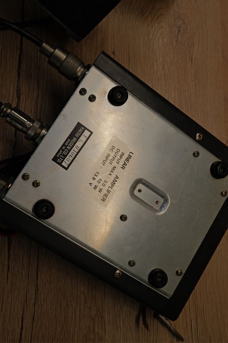 Statie transceiver Yaesu FT 290R cu amplificator FL 2001 radio amatori