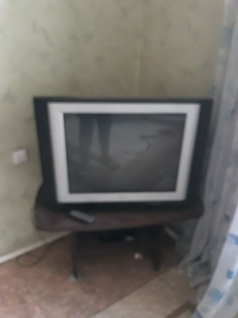Телевизор LG Flaetrone с приставкой