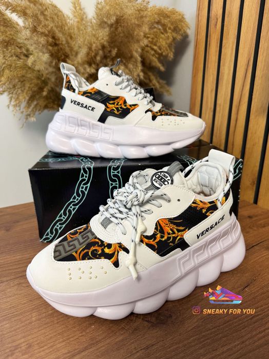 40 41 Versace Chain Reaction Greek Print