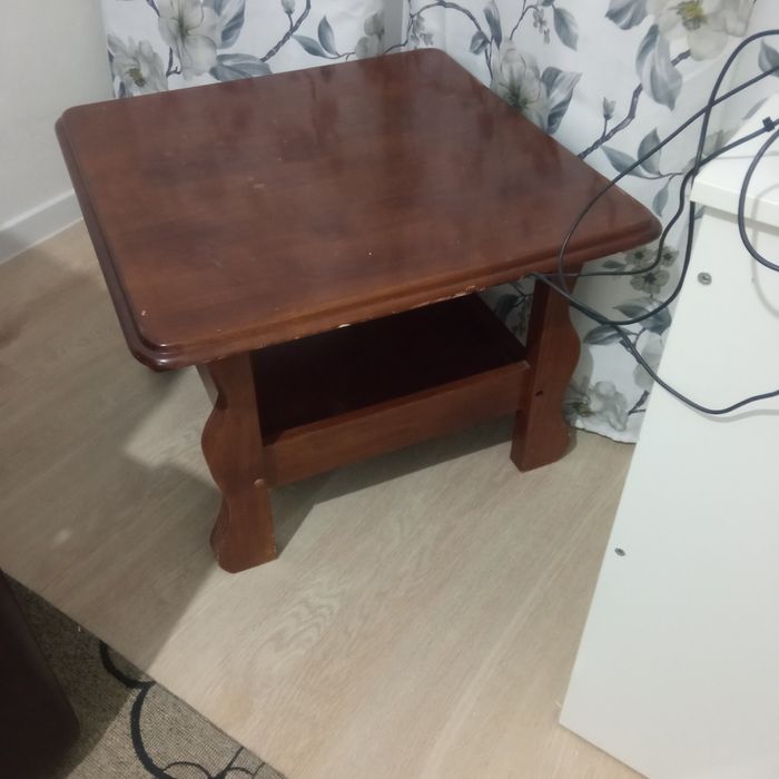 Продам стол журнальный