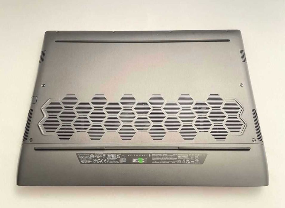 Laptop gaming Alienware M15 | Ryzen R9 5900HX | RTX 3070 8GB | 240hz