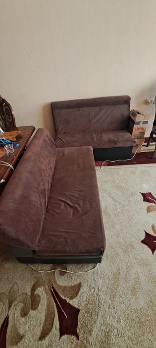 2ta divan. 6ta stul sotiladi.