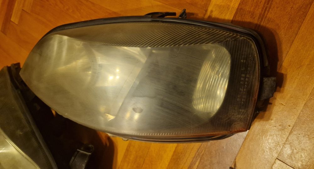 Faruri Hella Astra G folosite