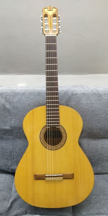 Продам мастеровую гитару