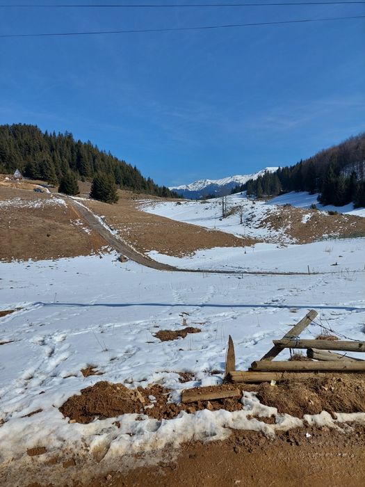 Nou ... Vând teren INTRAVILAN în Fundata.