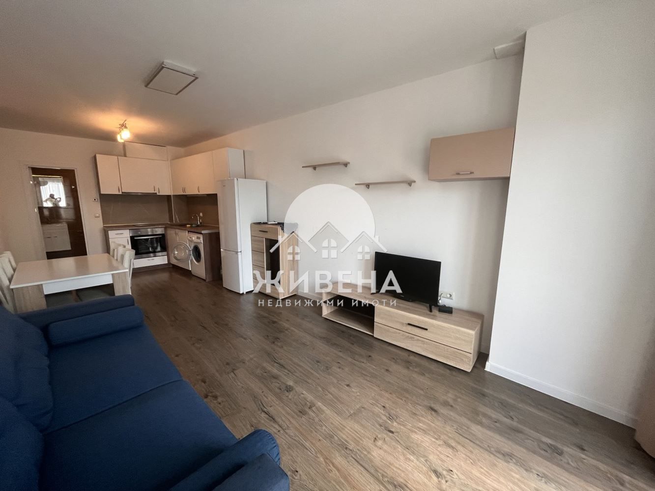 Продавам обзаведен 3-стаен апартамент, кв. Бриз, 119 кв.м