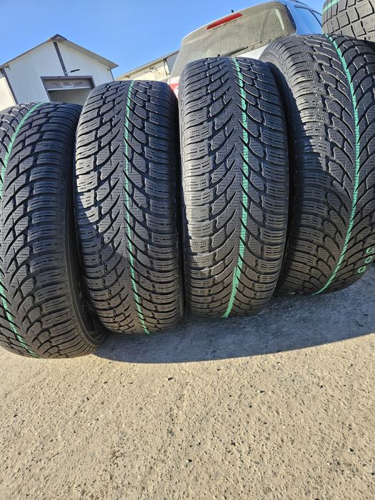 Vând anvelope iarna 225/60/17 225/60r17 NOKIAN