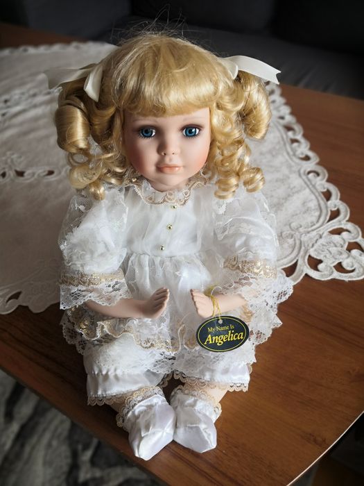 Порцеланова кукла Angelica