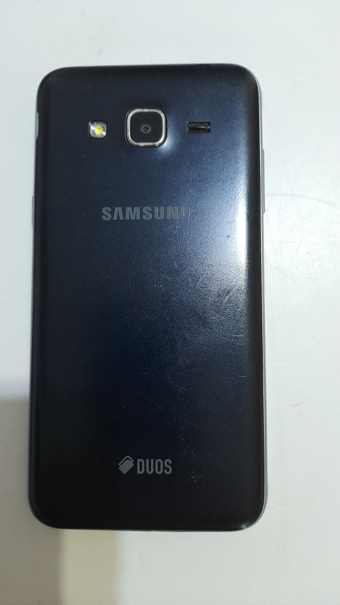 telefon Samsung J3