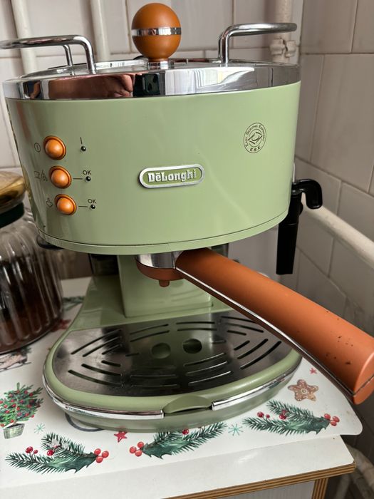 Vând Espressor manual Delonghi