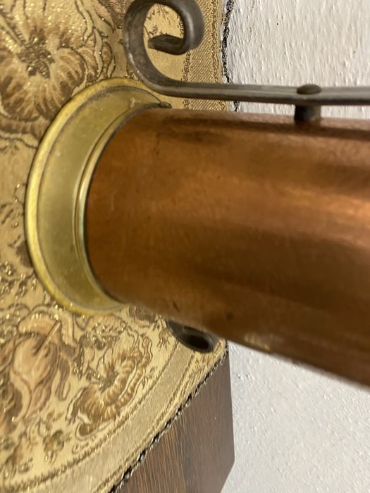 Настолен пепелник от мед  с дръжка от ковано желязо