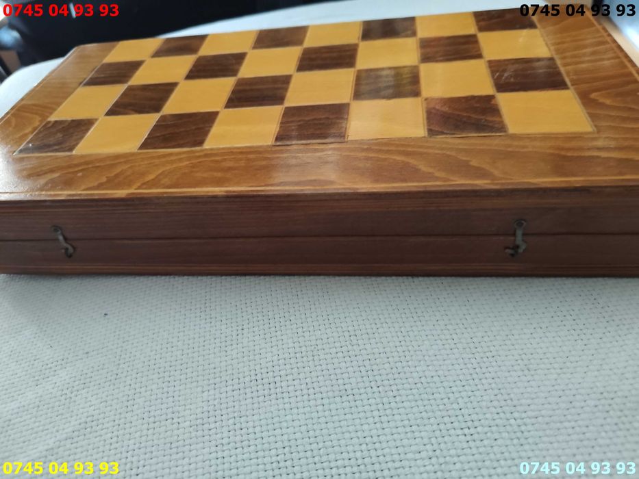 table sah si pooluri lemn dimensiuni mari 45x45cm