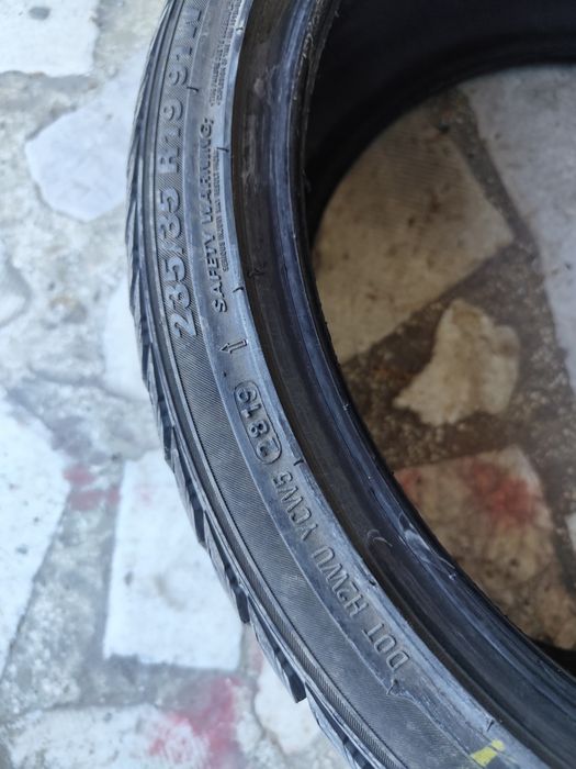 Зимни гуми 235 35 19 2бр.