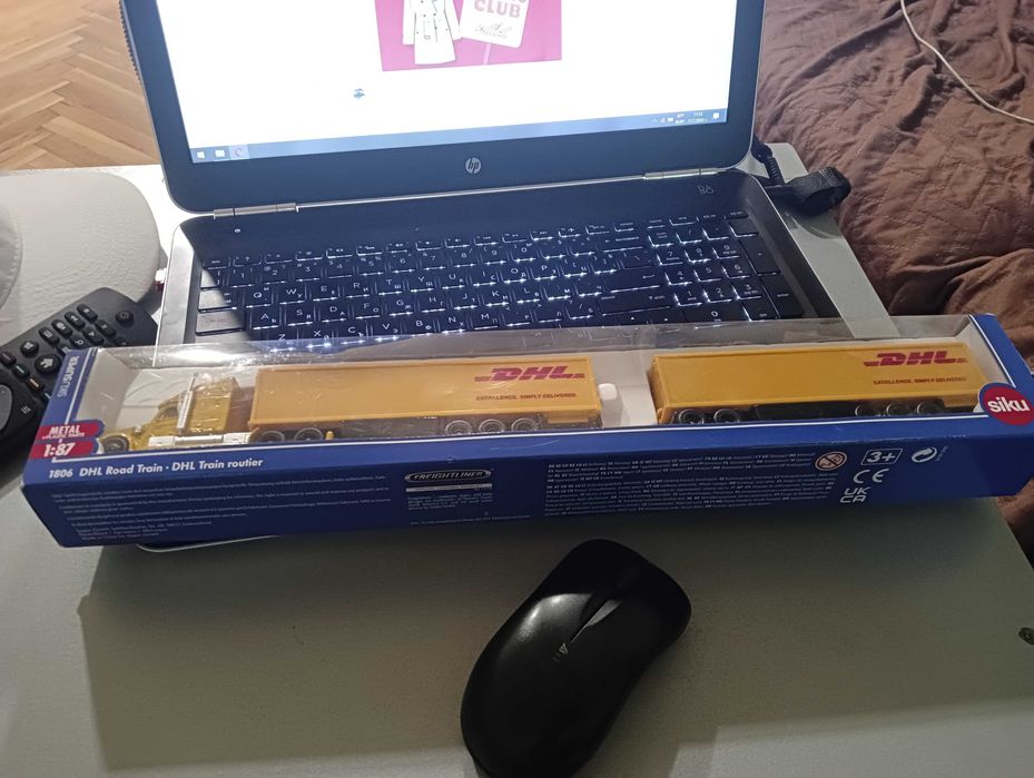 колекционерска играчка камион DHL 1:87