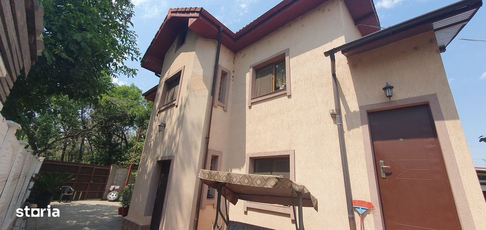 Doua corpuri de case bariera