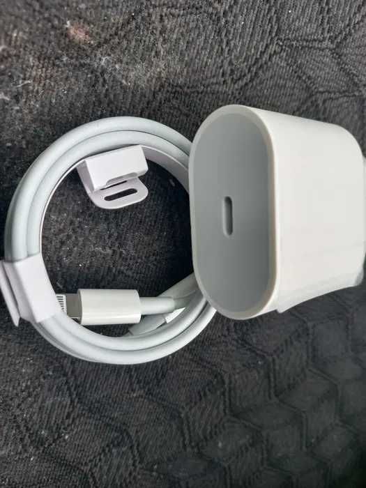 Incarcatot Apple iPhone Fast Charge 20w + Cablu Usb C- Lightning Usb C