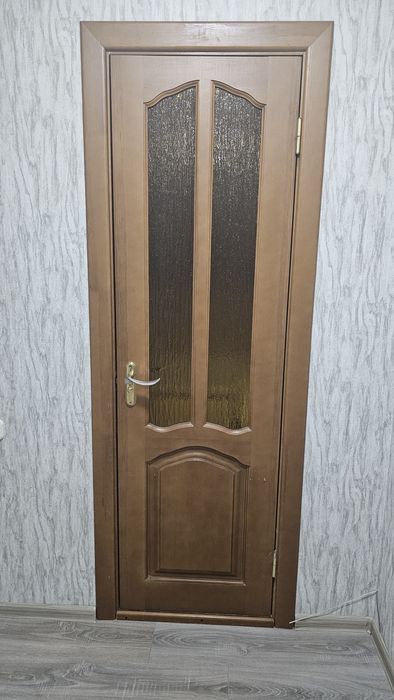 Продам межкомнатные деревянные двери