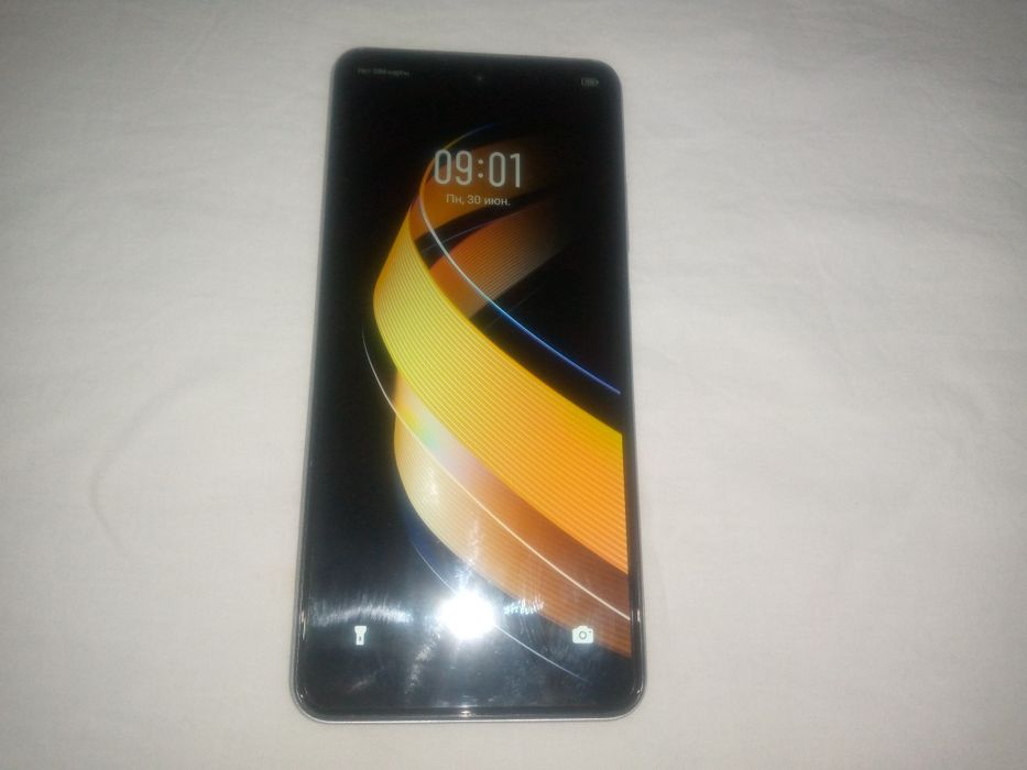 Отличный Smart 8 Pro. Память 8-256 GB.