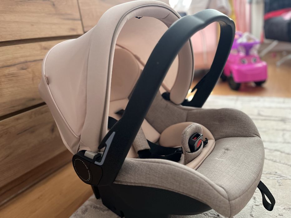 Столче за кола Peg Perego Primo Viaggio (наличен и целия комплект)