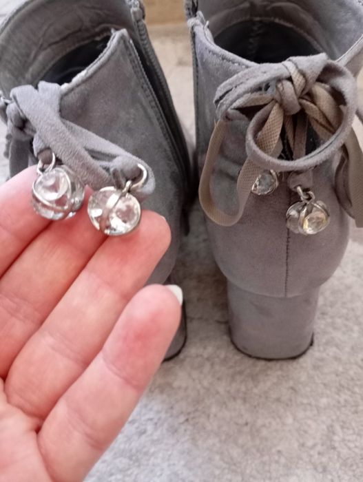 Два чифта дамски боти