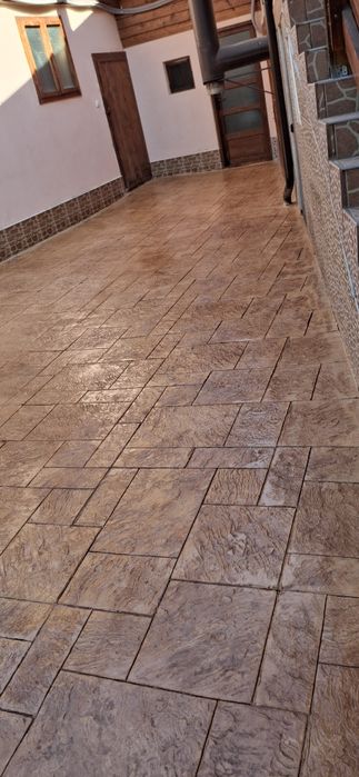 Beton Amprentat și Vertical