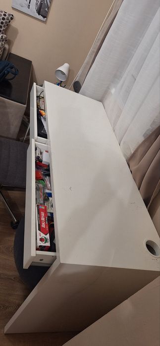 Бюро IKEA Micke + стол