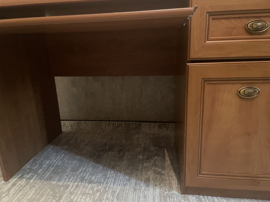 Стол с ящиками выдвижными