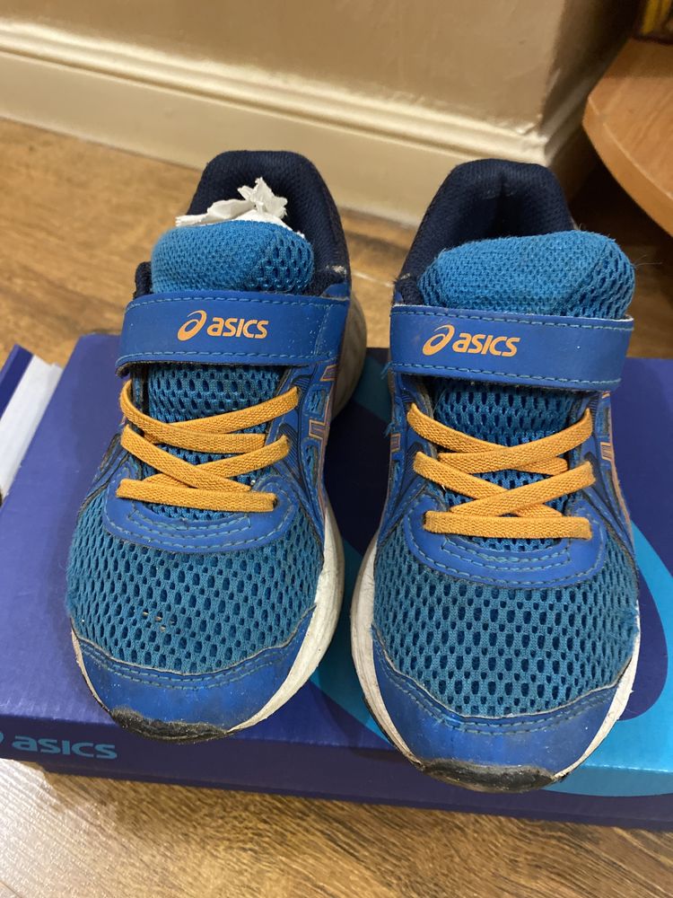 Кроссовки на мальчика ASICS 29,5 размер