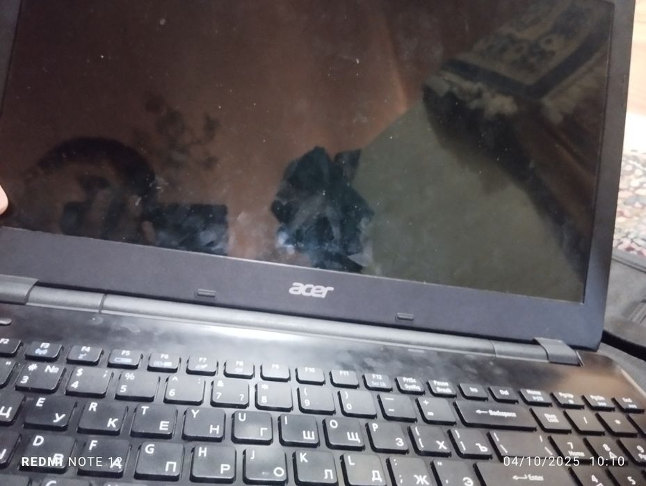 Notebook acer i3 + sumka, skaner
