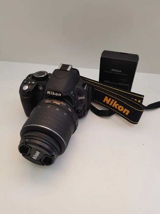 Зеркальный фотоаппарат Nikon D3100 с картой Transcend SDHC10 16 GB