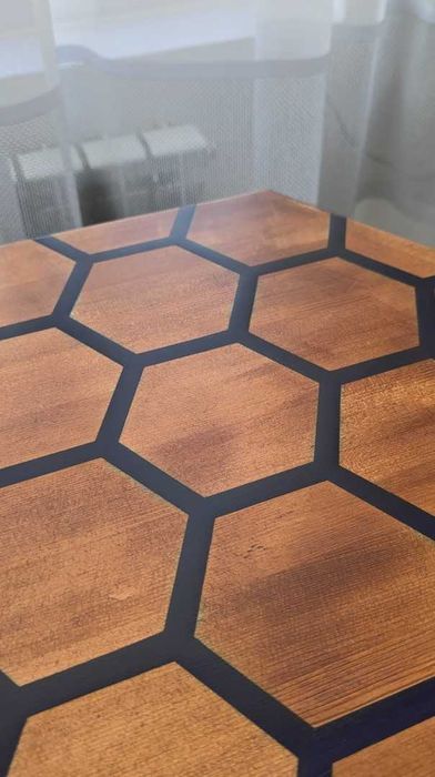 Умный стол, реагирующий на прикосновения